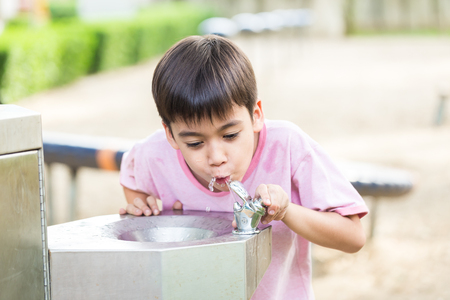 Buvez-vous l'eau du robinet ?