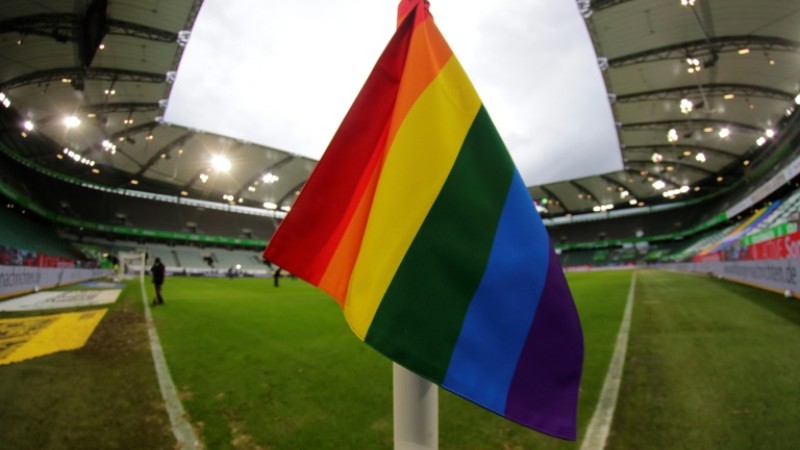 Homophobie : Comprenez vous la décision de Idrissa Gueye de ne pas porter les couleurs LGBT ?