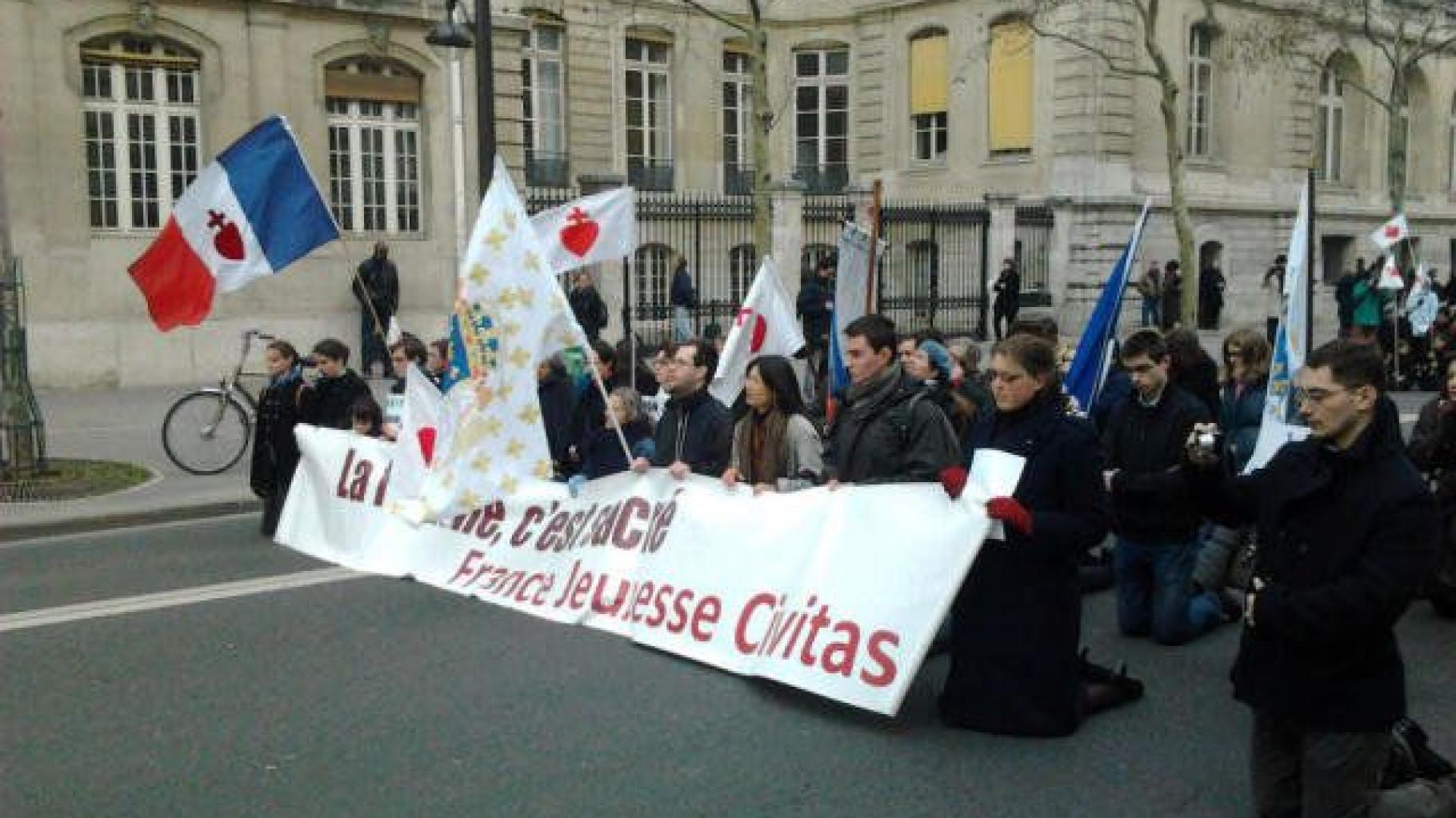 Etes-vous pour la dissolution de l'organisation catholique CIVITAS ?